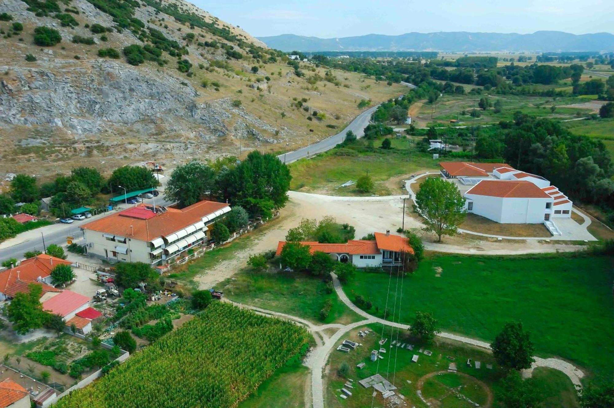 Lydia Hotel Krinidhes Exterior photo