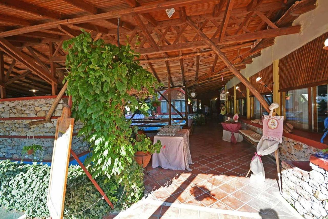 Lydia Hotel Krinidhes Exterior photo